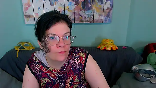 EverlyRays online show from May 4, 2026, 11:12 pm