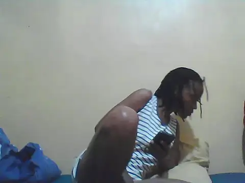 Smillie prety online show from December 23, 2025, 3:26 am