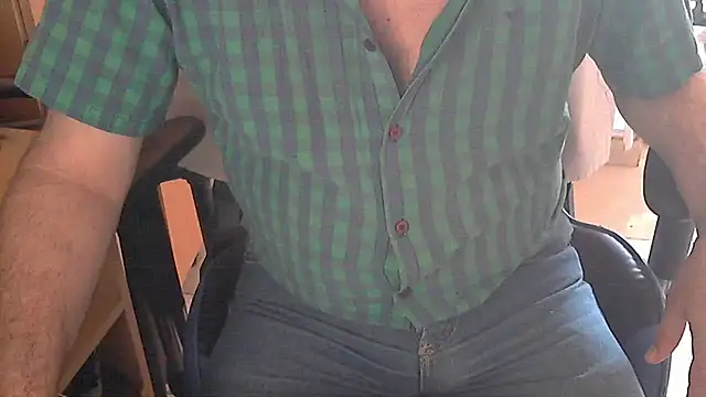 Snapshot of angelgarcia269 chatting on December 15, 2024, 2:27 pm angelgarcia269 online show from December 15, 2024, 2:27 pm