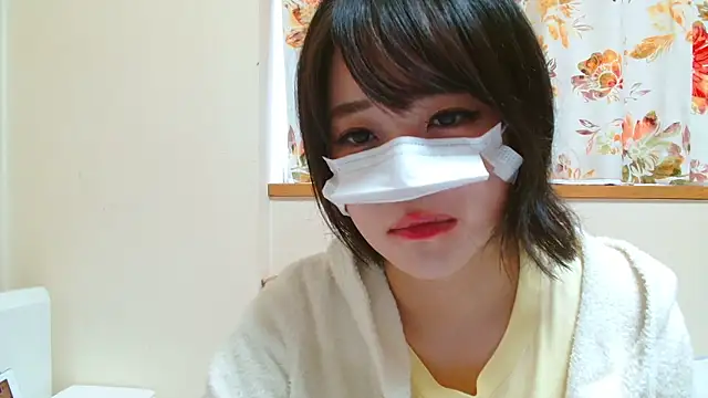 Snapshot of liliyRiSAcha-n chatting on May 3, 2026, 7:03 am liliyRiSAcha-n online show from May 3, 2026, 7:03 am