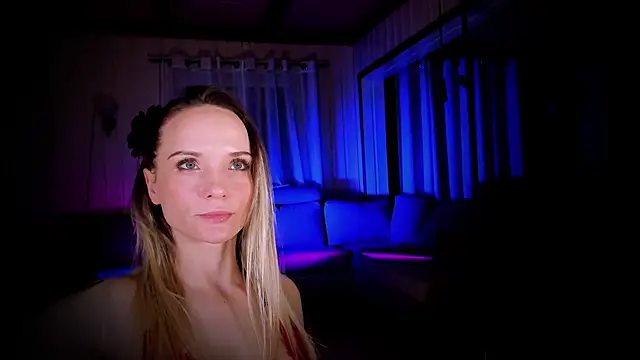 Louise-dance online show from December 9, 2024, 7:39 pm