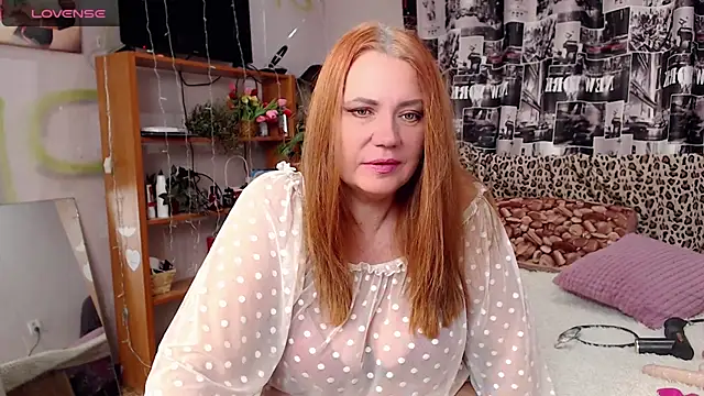 Snapshot of your_space chatting on December 4, 2024, 12:58 pm your space online show from December 4, 2024, 12:58 pm