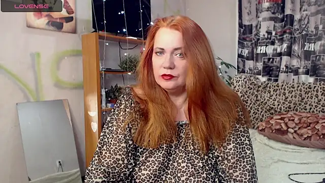 Snapshot of your_space chatting on December 14, 2024, 12:33 pm your space online show from December 14, 2024, 12:33 pm