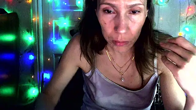 Snapshot of Ladywinter chatting on April 3, 2026, 3:43 pm Ladywinter online show from April 3, 2026, 3:43 pm
