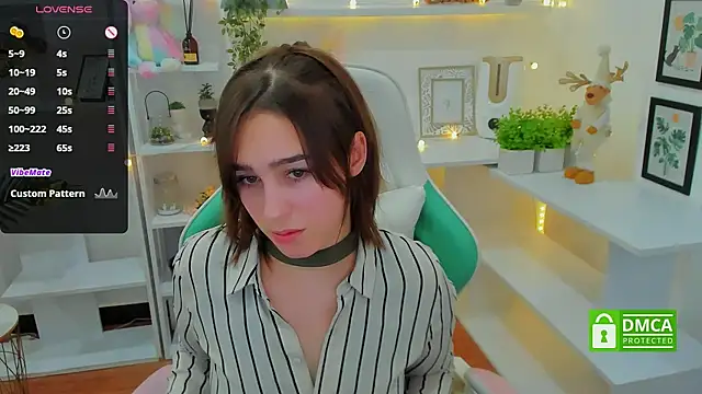 Snapshot of _Eliizabeth_ chatting on January 6, 2025, 12:59 am  Eliizabeth  online show from January 6, 2025, 12:59 am