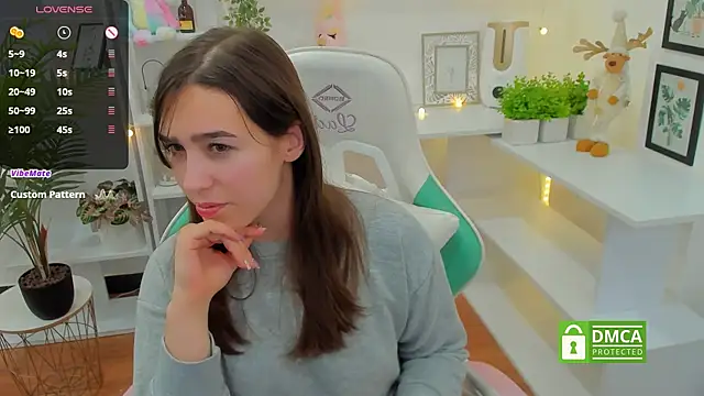 Snapshot of _Eliizabeth_ chatting on January 11, 2025, 12:44 am  Eliizabeth  online show from January 11, 2025, 12:44 am