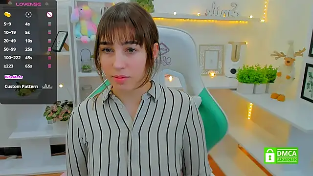 Snapshot of _Eliizabeth_ chatting on January 29, 2025, 10:22 pm  Eliizabeth  online show from January 29, 2025, 10:22 pm