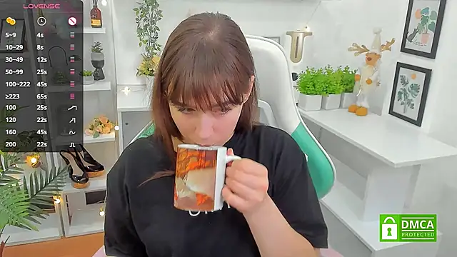 Snapshot of _Eliizabeth_ chatting on March 17, 2025, 9:45 pm  Eliizabeth  online show from March 17, 2025, 9:45 pm