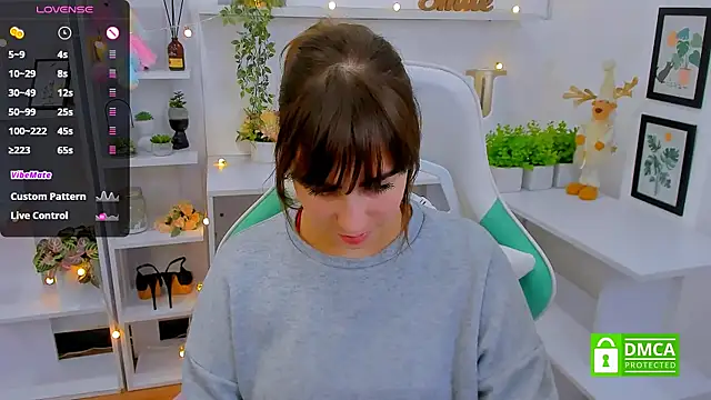 Snapshot of _Eliizabeth_ chatting on March 20, 2025, 9:24 pm  Eliizabeth  online show from March 20, 2025, 9:24 pm