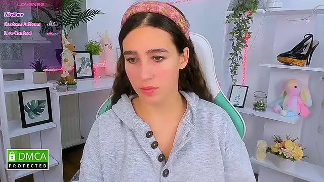 Snapshot of _Eliizabeth_ chatting on October 14, 2025, 8:53 pm  Eliizabeth  online show from October 14, 2025, 8:53 pm