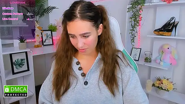 Snapshot of _Eliizabeth_ chatting on October 21, 2025, 9:59 pm  Eliizabeth  online show from October 21, 2025, 9:59 pm