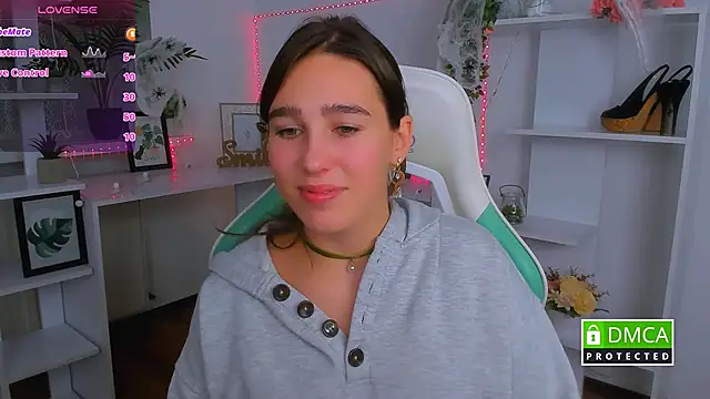 Snapshot of _Eliizabeth_ chatting on October 31, 2025, 10:33 pm  Eliizabeth  online show from October 31, 2025, 10:33 pm