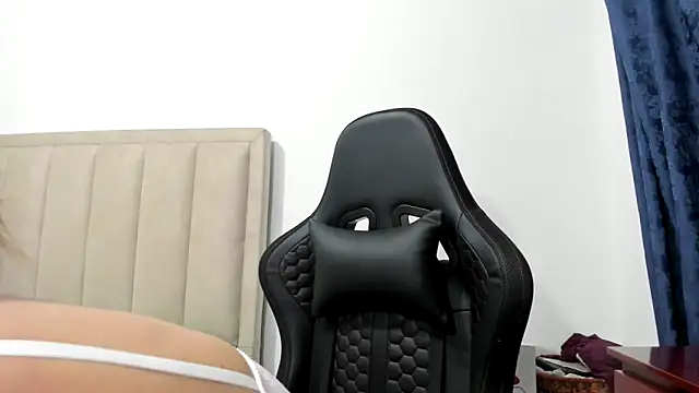 Chloemiller89 online show from September 13, 2025, 12:21 am