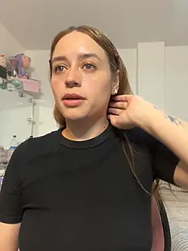 Natalia Suarez online show from April 30, 2026, 3:46 am