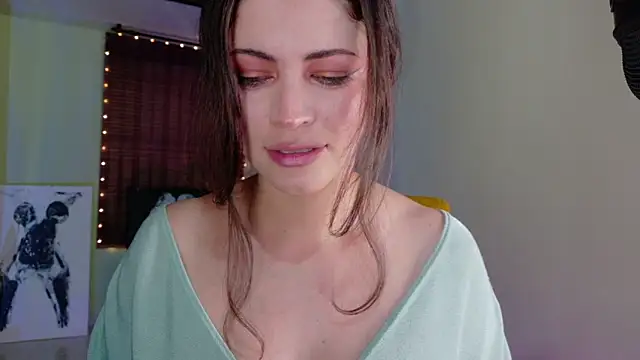 Snapshot of Emma__Blanco chatting on October 6, 2025, 9:01 pm Emma  Blanco online show from October 6, 2025, 9:01 pm