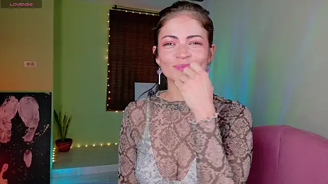 Snapshot of Emma__Blanco chatting on June 10, 2026, 3:11 pm Emma Blanco online show from June 10, 2026, 3:11 pm