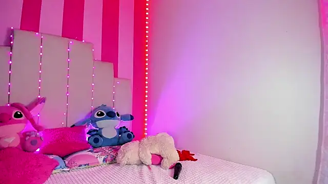 Snapshot of AliiceBrown_ chatting on March 23, 2025, 7:42 am AliiceBrown online show from March 23, 2025, 7:42 am