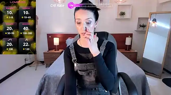 Kristen Garner online show from December 17, 2024, 8:10 pm