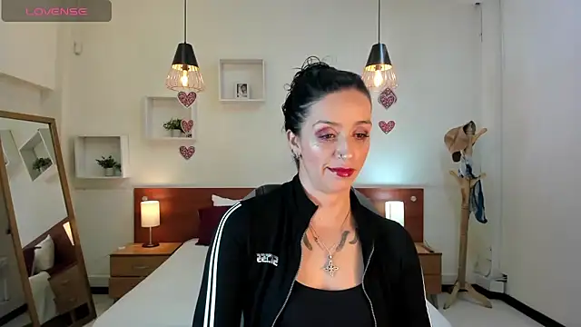 Kristen Garner online show from February 22, 2025, 8:31 pm