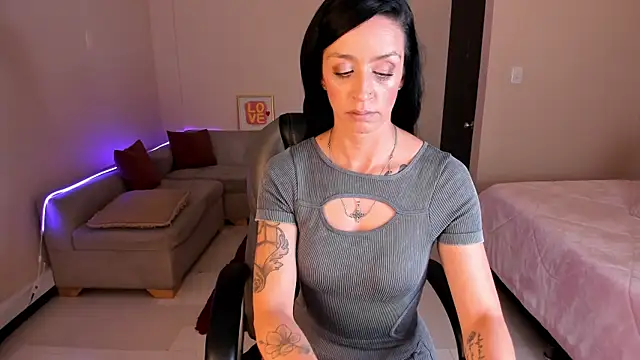 Kristen Garner online show from May 4, 2026, 8:16 pm