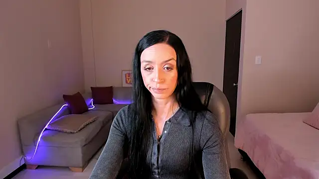 Kristen Garner online show from May 11, 2026, 8:17 pm
