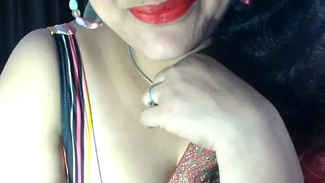 Snapshot of Maria_55 chatting on April 1, 2026, 5:19 am Maria 55 online show from April 1, 2026, 5:19 am