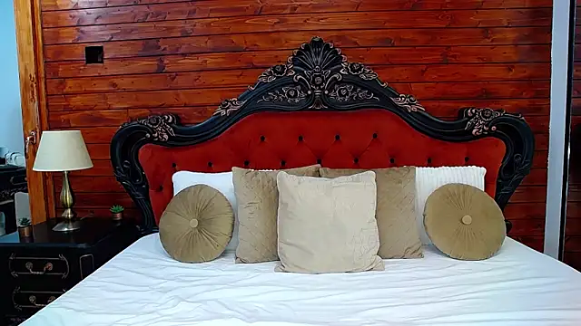 Snapshot of SuzanneKer1 chatting on January 7, 2026, 7:44 am SuzanneKer1 online show from January 7, 2026, 7:44 am