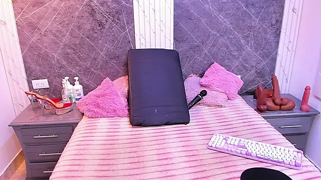 Snapshot of AndreaFletcher chatting on February 13, 2026, 12:45 pm AndreaFletcher online show from February 13, 2026, 12:45 pm