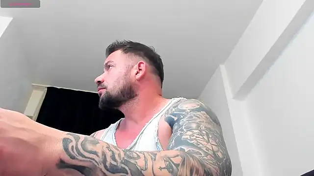 musclemonster31 online show from April 14, 2026, 9:21 pm