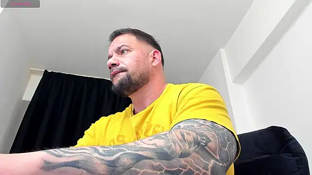 musclemonster31 online show from May 5, 2026, 3:58 am