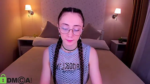Lexi Split online show from May 5, 2026, 1:46 am
