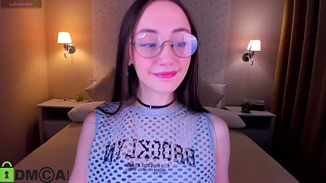 Lexi Split online show from May 19, 2026, 1:56 am