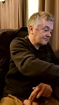 Snapshot of MichOxxford chatting on October 29, 2025, 11:23 am MichOxxford online show from October 29, 2025, 11:23 am