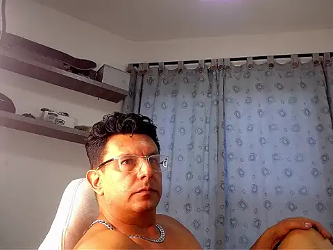 Snapshot of pedropicapi chatting on November 3, 2025, 7:48 pm pedropicapi online show from November 3, 2025, 7:48 pm