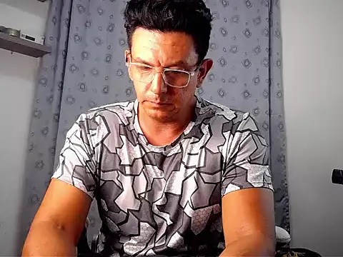 Snapshot of pedropicapi chatting on November 5, 2025, 2:44 am pedropicapi online show from November 5, 2025, 2:44 am