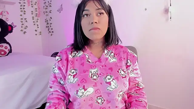Emily restrepo online show from December 17, 2024, 4:34 am