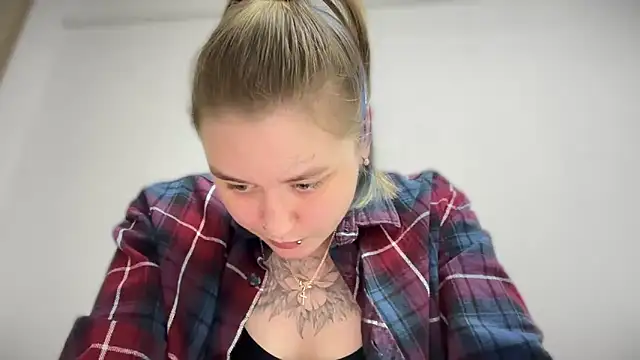 Snapshot of Isabel-Bailey chatting on October 3, 2025, 9:01 pm Isabel-Bailey online show from October 3, 2025, 9:01 pm