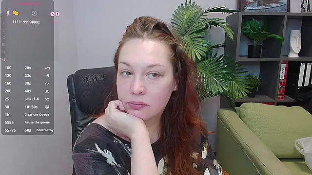 CutieGinger online show from September 24, 2025, 12:08 pm