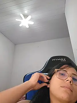 Rafaelayamazaki online show from June 1, 2026, 11:56 am