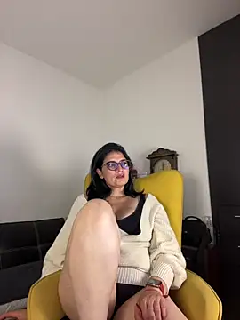 adriana71 online show from June 11, 2026, 3:26 am