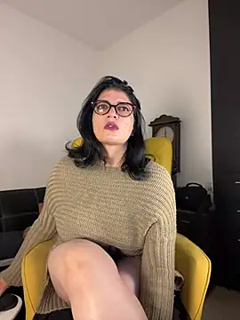 adriana71 online show from June 25, 2026, 3:28 am