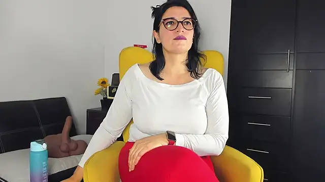 adriana71 online show from July 4, 2026, 1:12 am