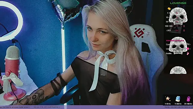 Snapshot of Fridart-house_Fortuna chatting on January 23, 2025, 2:28 pm Fridart-house Fortuna online show from January 23, 2025, 2:28 pm