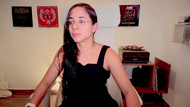 adriana  sosa  online show from December 4, 2024, 11:35 pm