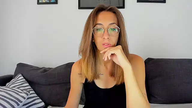 DesireMore90 online show from September 26, 2025, 7:56 am