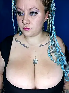 Snapshot of miley_jensen chatting on January 7, 2026, 2:41 pm miley jensen online show from January 7, 2026, 2:41 pm