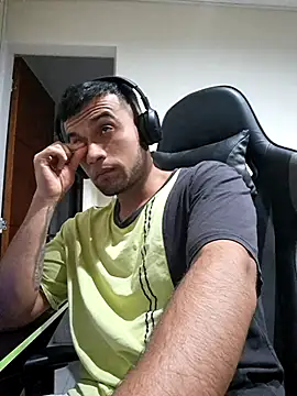 tolozita2023 online show from September 9, 2025, 3:28 am