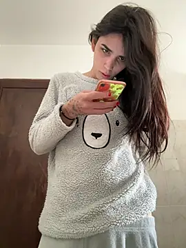 LittleePrincess online show from December 6, 2024, 1:22 pm