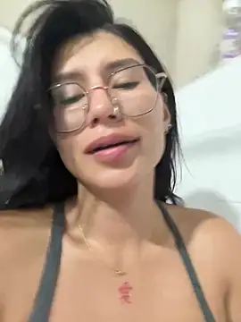 emily villamil online show from February 28, 2026, 4:41 pm