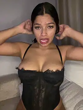 AgathaGeorgiou online show from November 7, 2025, 11:05 pm